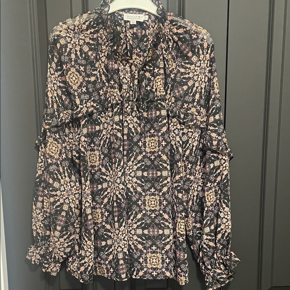 Molly Bracken snowflake pattern with sparkle Blouse. Fits oversized.